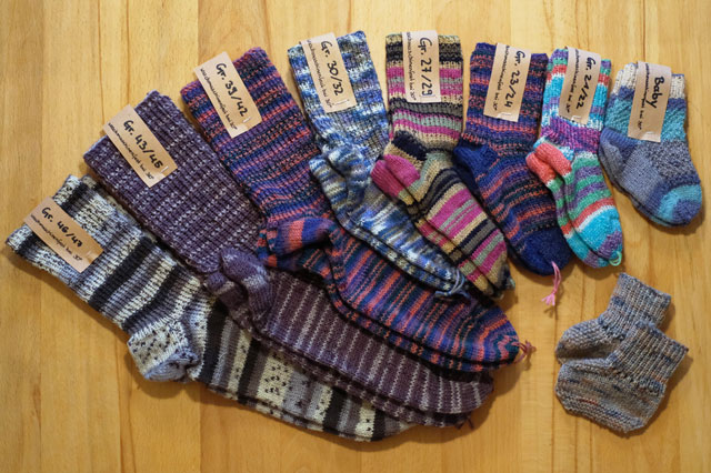 Selbstgemachte Socken im Cafe Kuko