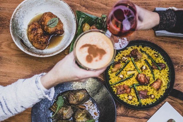 Gemeinsam Essen im Tupac Berlin